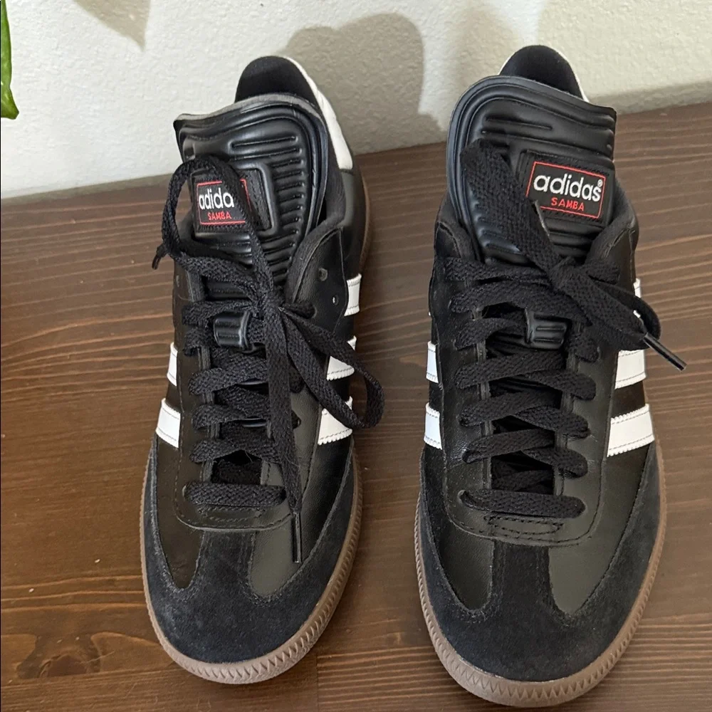 Adidas Black and White Classic Sneakers - Picture 3 of 7